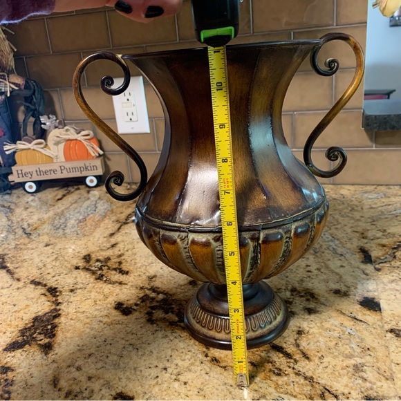 Beautiful distressed decorative metal vase - Picture 8 of 8